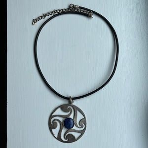 Silver pendant necklace